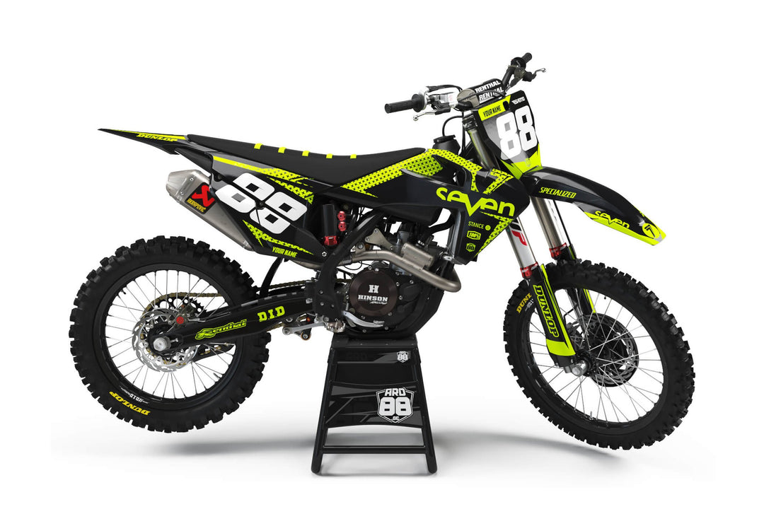 Husqvarna-crosshoj med dekalkitet Lime Dreams – svart grafik med neonlime punktmönster, spetsiga former och stora vita siffror