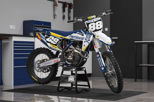 Dekalkit Husqvarna The Viewing — miljöbild