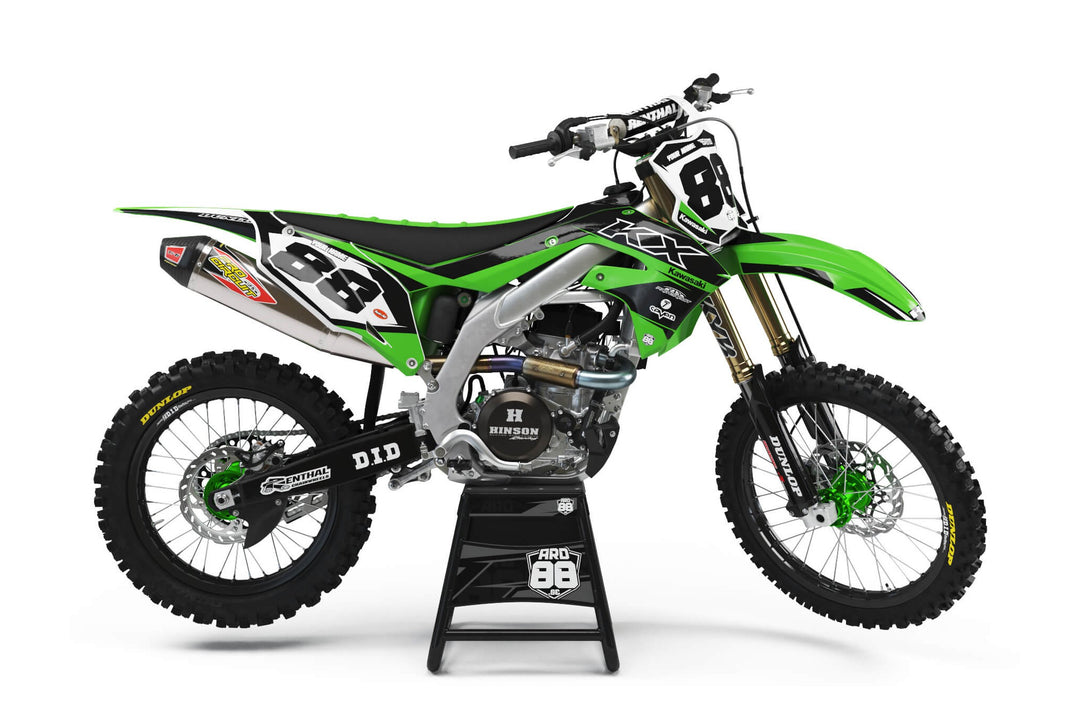 Kawasaki crossmaskin med dekalkitet Factory i grönt, svart och vitt, med siffran 88 mot vitt fält