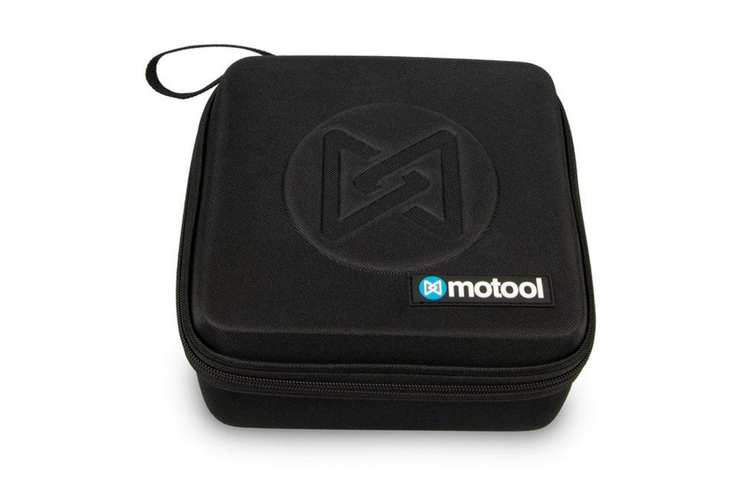 Motool Ballistic case – svart fyrkantig väska med dragkedja runt om och en ögla i kanten.